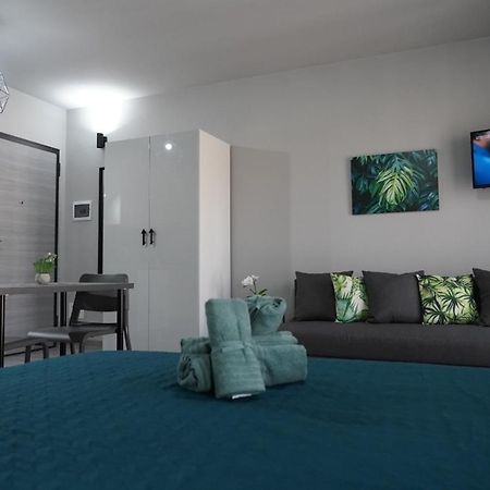 למזיה טרמה 4Rooms B&B - Holiday Home מראה חיצוני תמונה
